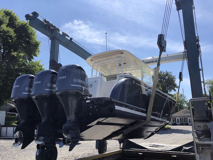 Hinckley Yachts Travelift